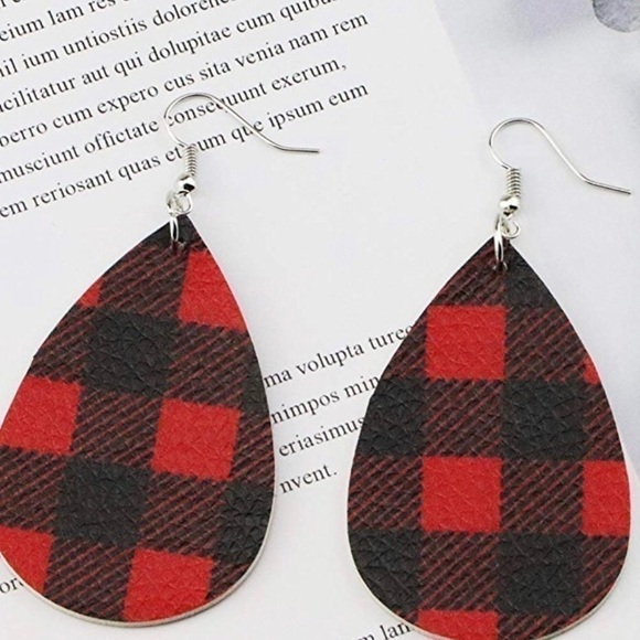Jewelry - 𝅺red plaid leather earrings